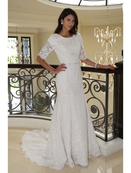 Abito da sposa modesto in pizzo vintage stile sirena con maniche semitrasparenti con bottoni sul retro Abiti da sposa LDS semplici con scollo gioiello e strascico