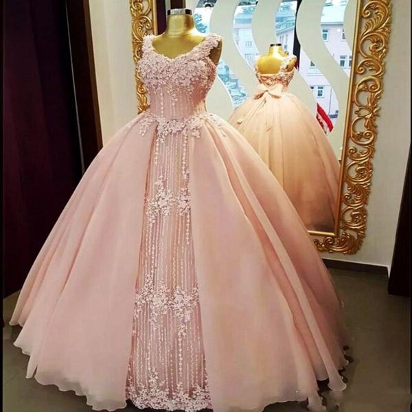 Abiti da ballo rosa tenui abiti da ballo 2018 Applicazioni di pizzo Abiti da sera con corsetto sul retro con bowknot Abiti da festa formale dell'Arabia Saudita