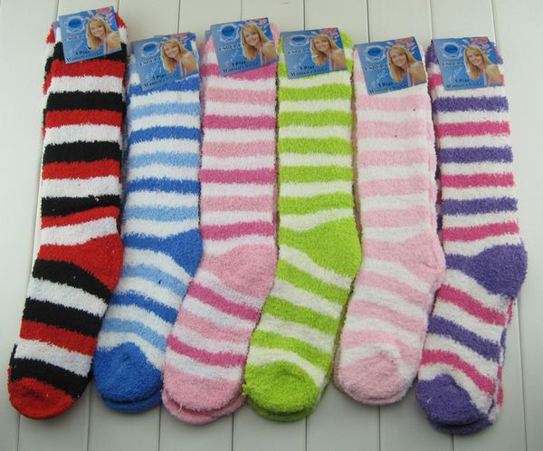 Feste Winter-warme lange Knie-Hi-gestreifte sortierte starke weiche gemütliche flockige Socken 12pairs/lot geben Verschiffen frei