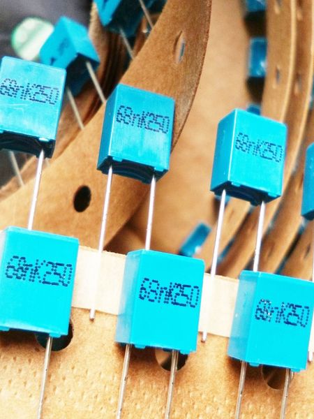 

epcos film cbb capacitance 0.068uf 250v 68nk 683k pitch p5mm tape