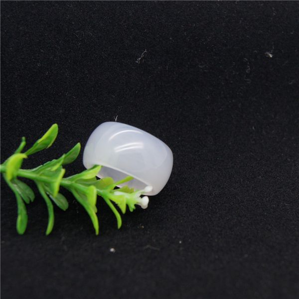 

natural white agate hand-carved agate ring ring, Silver