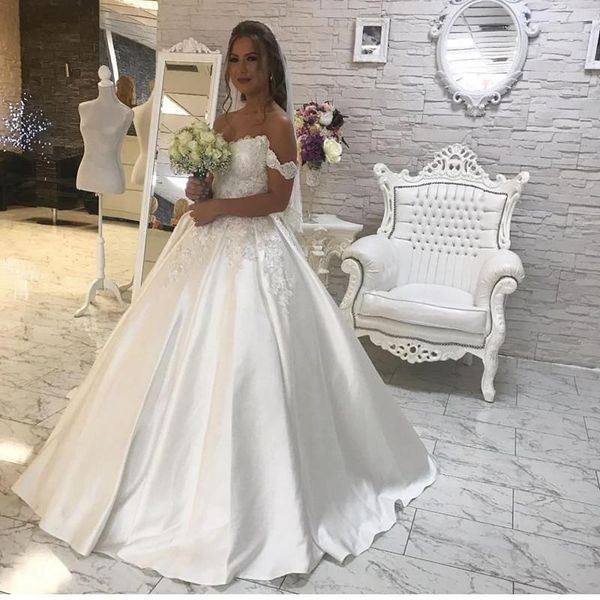 

2018 country a line satin wedding dresses off shoulders lace appliqued bridal gowns vestido de noiva, White