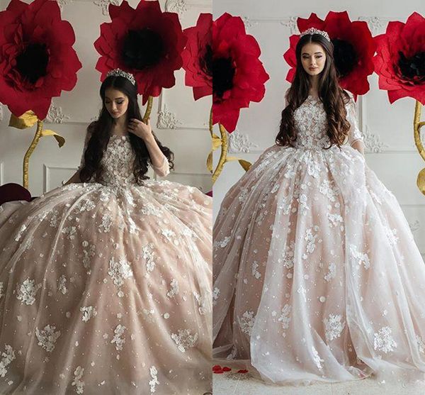 2017 Abiti Quinceanera Champagne Blush Maniche Ragazza Corsetto Indietro Perline Abito da ballo Principessa Abiti da ballo Dolce 16 Abiti lunghi da spettacolo