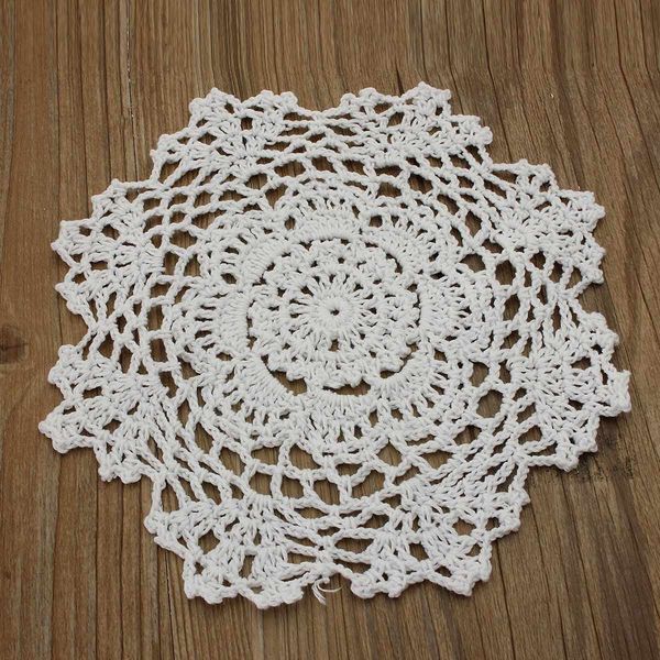 Großhandel – 20,3 cm runde handgemachte Häkelspitze mit Blumenmuster, Vintage-Strick-Tassenuntersetzer, Geschirr, Tischset, Hochzeit, Tischdekoration, Stoffmatte