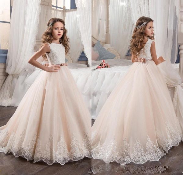 Neue Blumenmädchenkleider für Hochzeiten 2017 Erröten Rosa Handgemachte Prinzessin Tutu Pailletten Applizierte Spitze Schleife Vintage Kind Erstkommunion Kleider