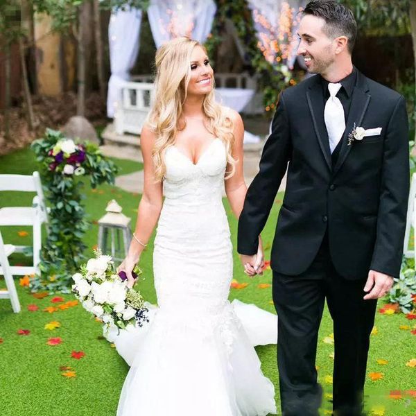 

2018 mermaid beach wedding dresses with big bow backless fishtail train beach bridal gowns lace floral long train, White
