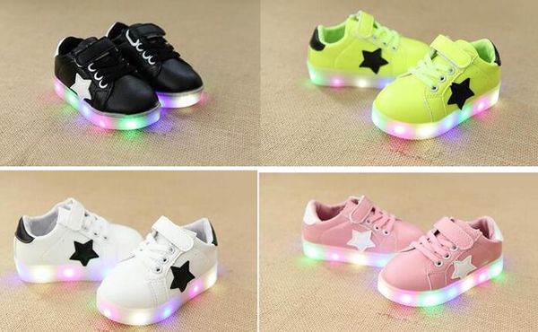 Großhandel 21 30 Kinder Leuchten Baby Jungen Mädchen Schuhe Chaussure LED Sterne Leuchtende Blinkende Enfant Kind Grün Rosa Schwarz Weiß 5 Sterne BABYS KINDER MÄDCHEN LED Blinkende Schuhe Leuchtende