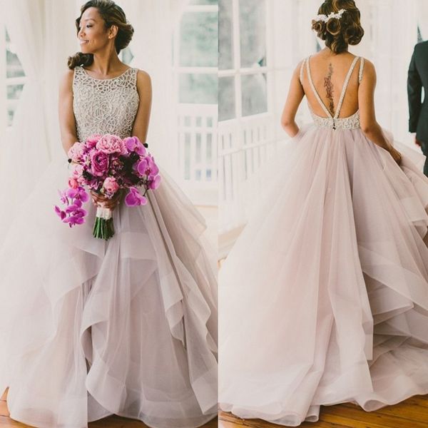 Abiti da sposa di classe in tulle con scollo a barchetta 2019 Abiti da sposa con volant a balze senza schienale in pizzo con perline Abiti da sposa economici taglie forti