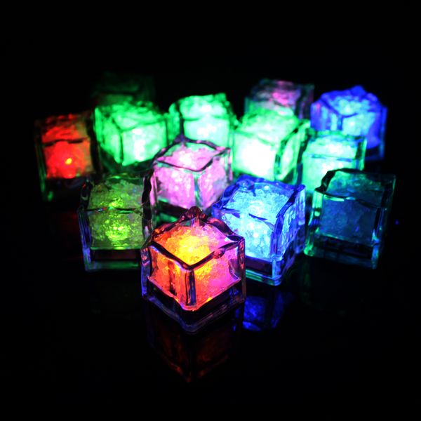 

12 шт. / Лот LED Night Light Ice Cube Decorati Красивый Светящийся Ice Cube освещенный Ice Led Оптовая Для