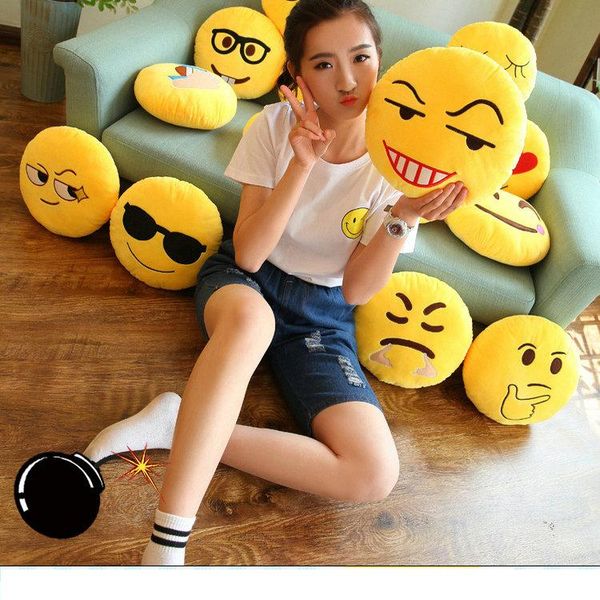 

DHL 15cm Emoji Plush Hold pillow cartoon bag pendant QQ Expression Stuffed Plush doll emoji toys for Kids Keychains Keyrings 21 style