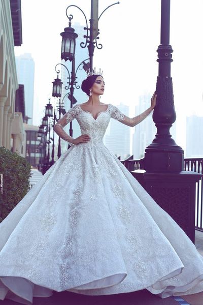 

роскошные кружевные свадебные платья свадебные платья с длинными рукавами с иллюзией v-образным вырезом свадебные платья с кружевными апплик, White