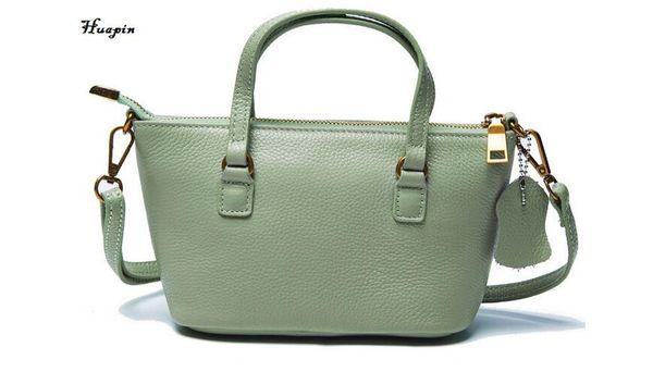 

2017 latest autumn chain cosmetic bag