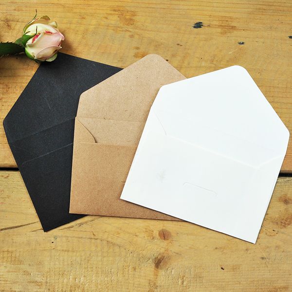 Großhandel - 10 Stück / Los 6,7 * 10,5 cm Mini-Vintage-Grußkartenumschlag Kraftpapier / Weiß / Schwarz-Papierumschlag 3 Design-Geschenkeinladungsumschlag