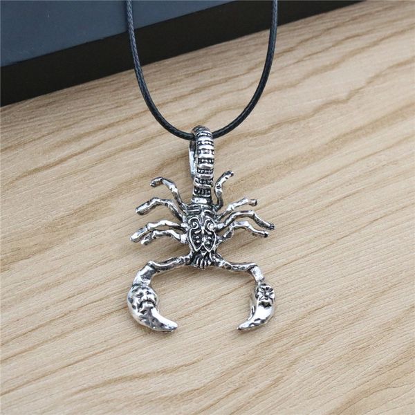 

new fashion men necklaces scorpion pendant leather chain silver plated short necklaces for boyfriend gift