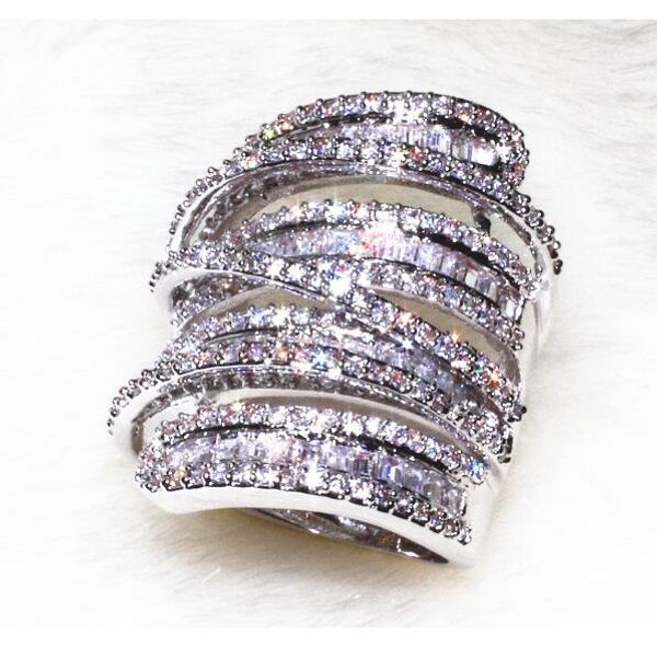 Victoira Princess Jewelry Sterling Sier Pave Setting White Topaz Simulato Diamante Matrimonio Fidanzamento Anello a fascia larga per le donne