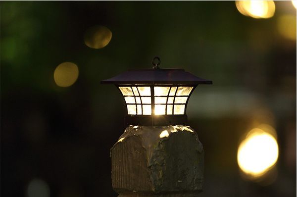 TRANSCTEGO Solarleuchte für den Garten, wasserdichte LED-Solarlampe, Außenlandschaft, Hofbeleuchtung, Haushaltszaunpfosten-Säulenlampen, LLFA