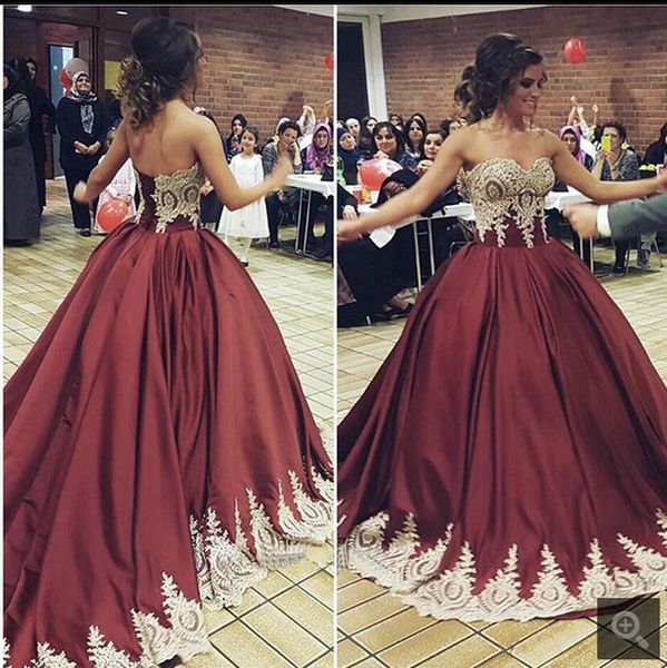 Vintage Burgundy Gold Ball Gown Abiti da sposa colorati Sweetheart Corset Back Dubai Arabo Abiti da sposa non bianchi