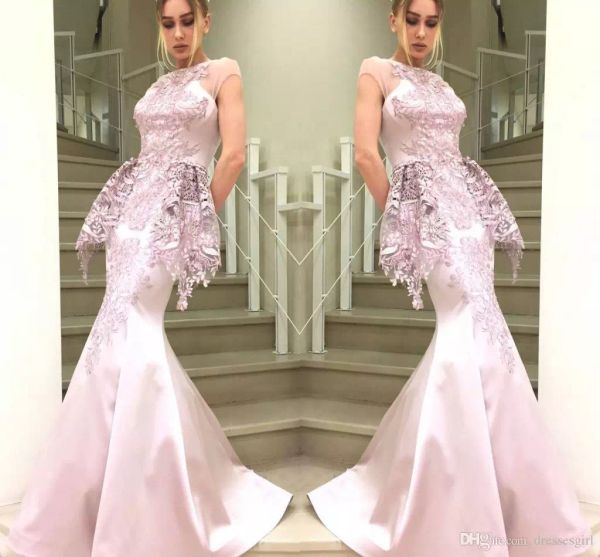 

2021 modern vestido de festa mermaid prom dresses formal illusion cap sleeves lace appliqued scoop neck long dress evening wear with peplum, Black