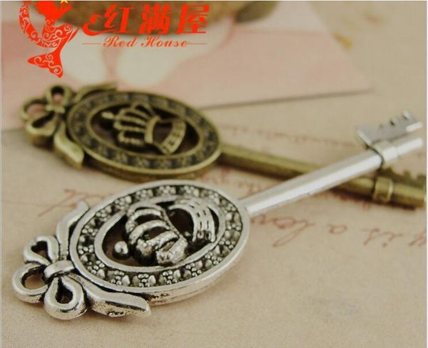 Moon Charm//Pendant Tibetan Antique Silver 17mm 30 Charms Accessory Jewellery