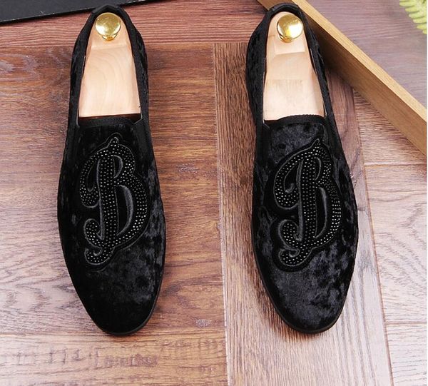 

2019 Promotion New spring Men Velvet Loafers Party wedding Shoes Europe Style gold Embroidered Velvet Slippers Driving moccasins AXX529