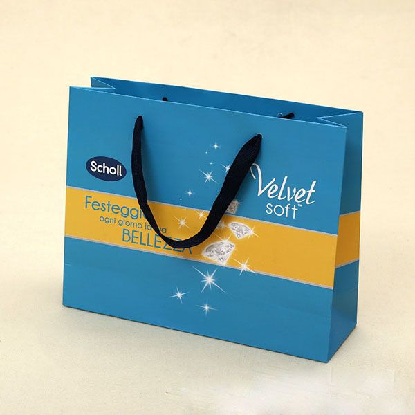 

Paper packaging bag for gift cu tom dimen ion artwork with full color printed high cla quality with ribbon cotton nylon handle