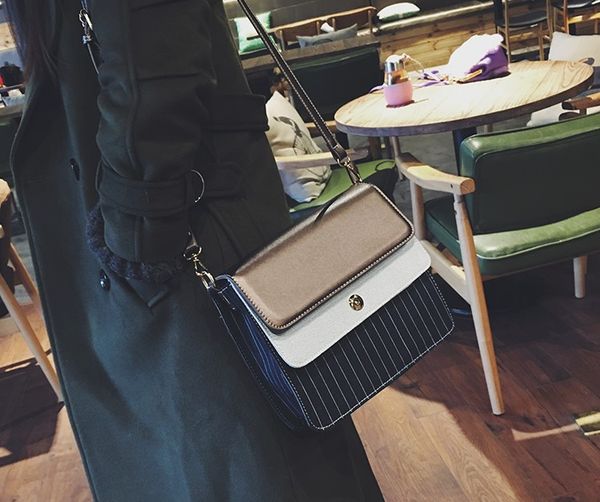 

новый. цвет столкновения. повседневная сумка моды. бахрома. небольшая сумка. женские сумки. девчата. pu + холст. трудный. мини.поперечное те