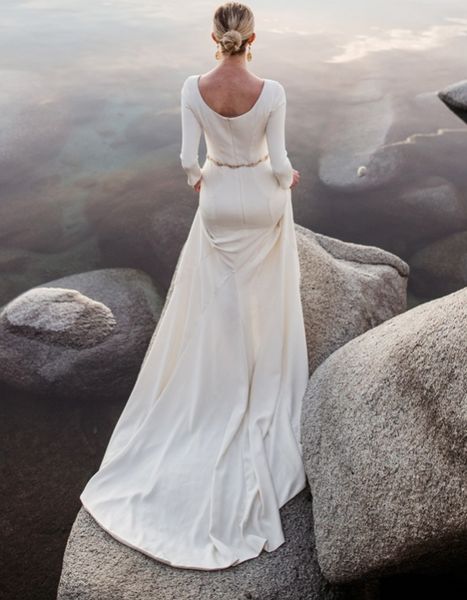 Maniche lunghe Abiti da sposa modesti Cintura in rilievo Jersey Abiti da sposa da spiaggia Maniche Abiti da sposa su misura 2020 Sposa matura Nuovo