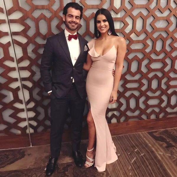 

spaghetti strap mermaid evening dresses v neck front side slit prom gowns vestidos festa sweep train satin formal dress, Black;red