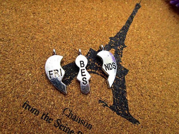 

30sets friend charms antique tibetan silver broken heart pendants charms 27x28mm, Bronze;silver