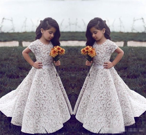 .Lace Flower Girl Kleider für Hochzeitsvintage Juwel Kurzärmel eine Linie Mädchen Festzug Sweep Train Kids Birthday Prom Kleid formelle Wea