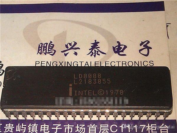 LD8088 , TD8088 , / Microprocessore a 16 bit . 8088 Vecchia CPU . Componente elettronico, D8088. Pacchetto ceramico pin CDIP40 / Microelettronica IC