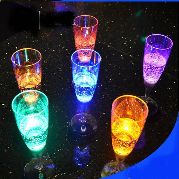 

светодиодные хэллоуин рождество красочные светодиодные мигающие чашки пивная кружка пить чашка шампанское пластиковые индуктивный цвет кубок
