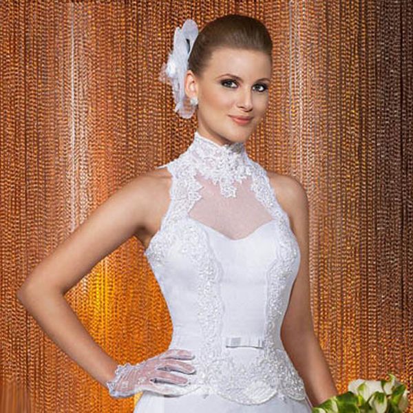 

Elegant Ivory High Neck Applique Bridal Lace Bolero Jacket 2018 with Buttons Wedding Coats Wedding Accessories cape mariage