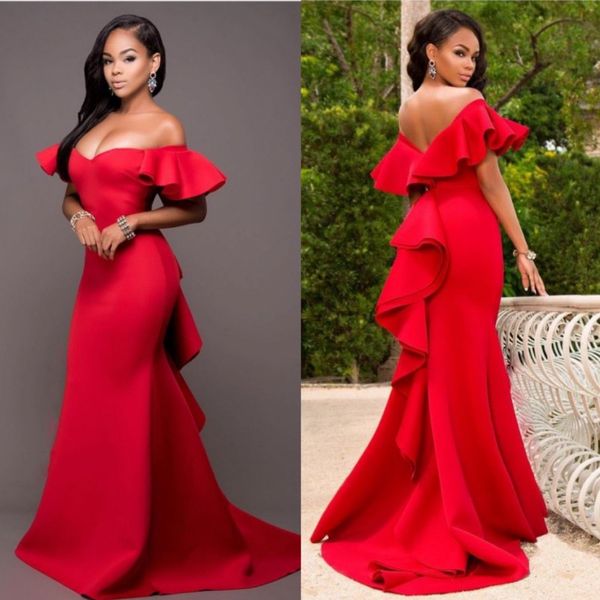 Lindo Vermelho Fora Do Ombro Vestidos de Baile 2017 Satin Sem Encosto Sereia Vestidos de Noite Arábia Saudita Ruched Sweep Train Formal Vestido de Festa