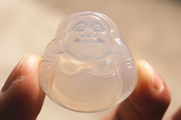 

natural white agate manual sculpture buddha (talisman pendant necklace, Silver