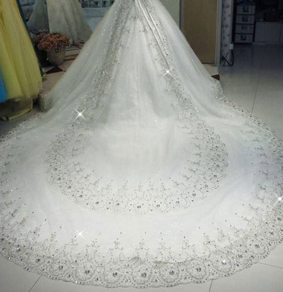 Luxuriöser, weißer, 3 m langer, strassbesetzter Kathedralen-Hochzeitsschleier mit applizierten Kristallen, einlagiger, mit Tüll und Pailletten besetzter Brautschleier