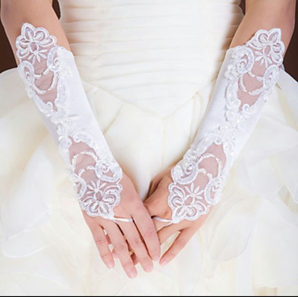 

2017 wedding dress with accessorios wedding gown a line, White