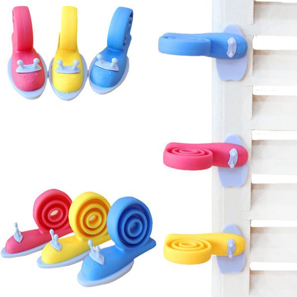 

wholesale- 3pcs random color baby helper safety door sfinger pinch guard child kid infant cute safety protector doorway