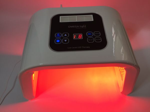 Attrezzatura professionale per il ringiovanimento della pelle del fotone Macchina per la bellezza della terapia della cura della pelle della lampada a LED a 4 colori