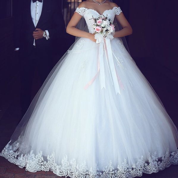 Said Mhamad Abito da sposa in tulle economico con applicazioni in pizzo con spalle scoperte Abito da sposa maniche corte 2017 Abiti da sposa più recenti TuTu Lunghezza pavimento