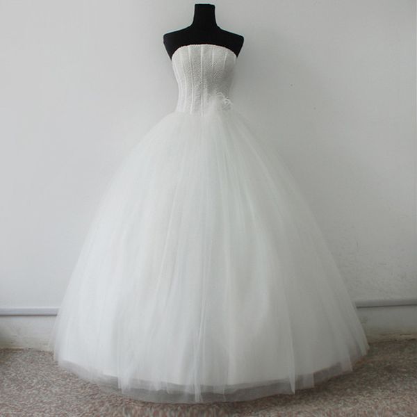 

без бретелек тюль бальное платье свадебное платье пляж длина пола 2018 тяжелый жемчуг свадебные платья robe de mariée, White