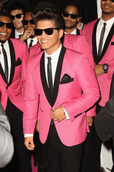 All'ingrosso- Smoking da sposo classico rosa caldo Best Man Scialle Risvolto Groomsman Abiti da sposa per uomo Prom Party Dress (giacca + pantaloni + cravatta)