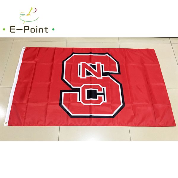 Bandiera in poliestere NCAA NC State Wolfpack 3ft * 5ft (150 cm * 90 cm) Bandiera Banner decorazione battenti giardino domestico regali all'aperto