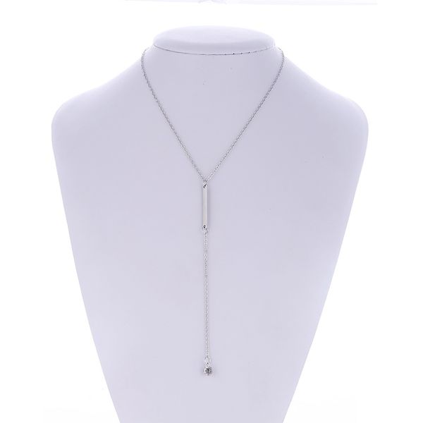 collier ras de cou avec pendentif collier ras de cou avec pendentif