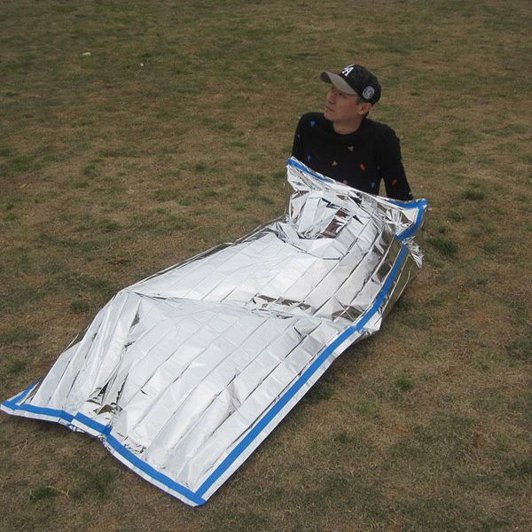 Tragbarer Leichter Outdoor-Notschlafsack mit Kordelzug f/ür Campingreisen und Wandern