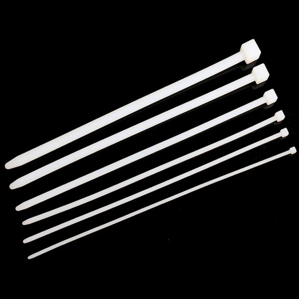 material blanco alrededor de la uretra femenina material blanco alrededor de la uretra femenina