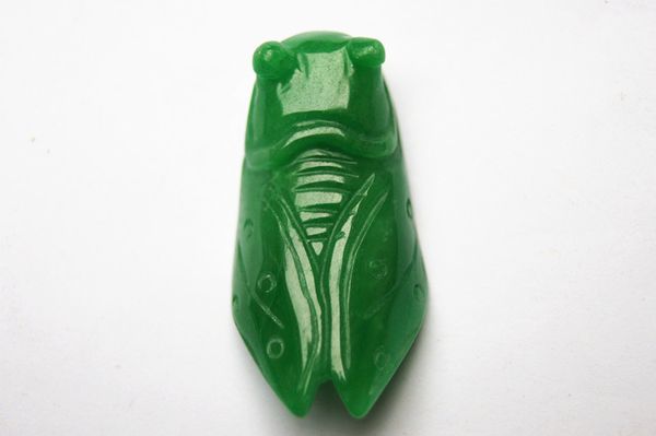 Natural verde jade mão-esculpida bela cigarra dourada (zen), charme pingente de colar de sorte