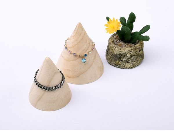 

[simple seven] muji style jewelry bracelet cone shape display natural wooden jewelry hand chain trays, Black