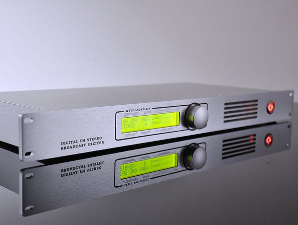 

10w digital dsp & dds technology ddone-10 87.5-108mhz fm transmitter broadcast exciter used for production or fm-airchain