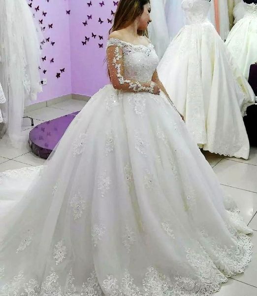 2022 Vintage Ball Gown Abito da sposa maniche lunghe Arabic Dubai Pizzo Appliques Perle Chiesa fuori spalla Bridal Bridal Gown Plus Size